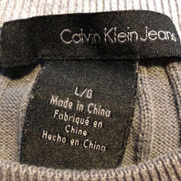 Calvin Klein Large Grey Sweater. - Picture 2 of 3